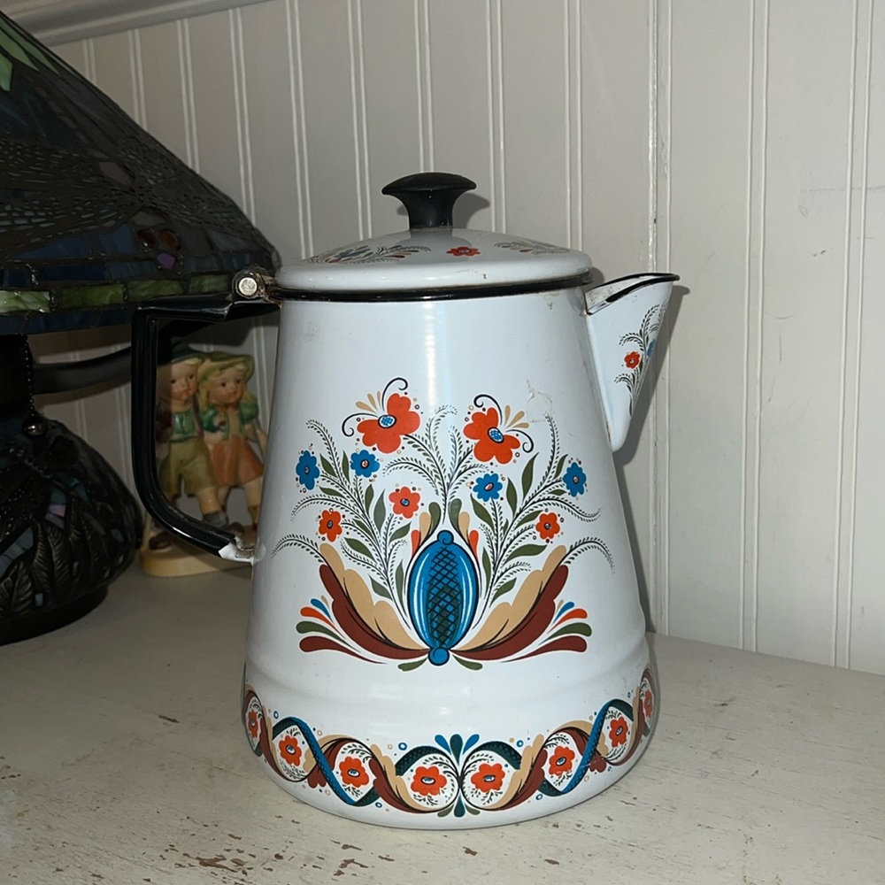 Vintage Berggren mid century flower design enamel ware coffee pot large